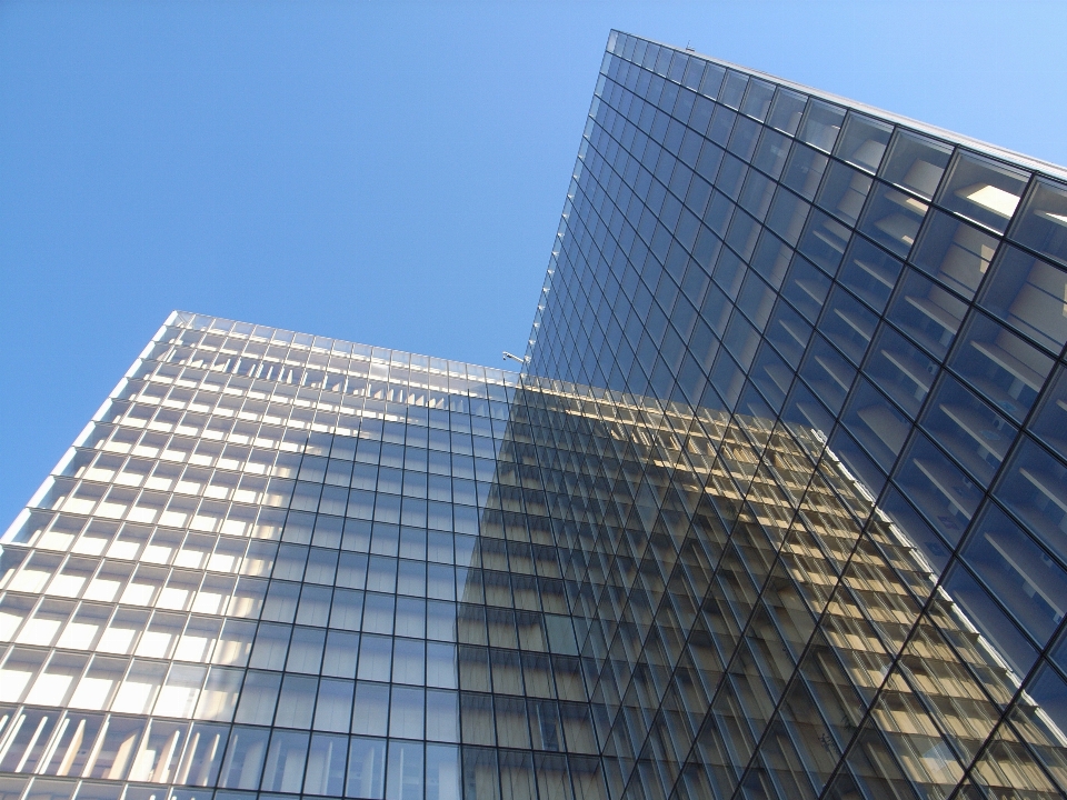 Architettura tetto edificio parigi