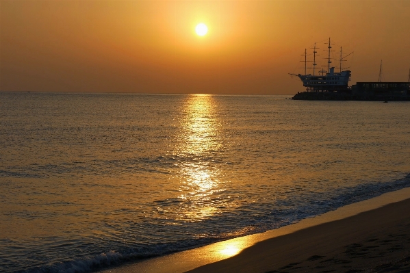 Foto Pantai lanskap laut pesisir