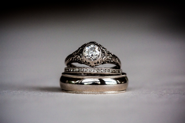 Hand ring commitment wedding Photo