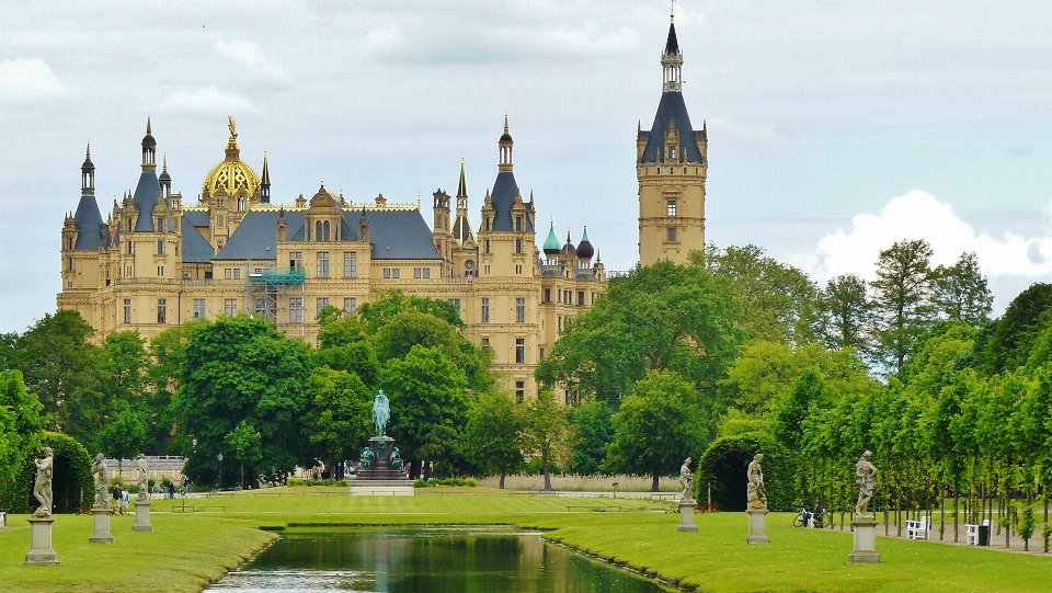 Architektura budynek pałac
 pałac