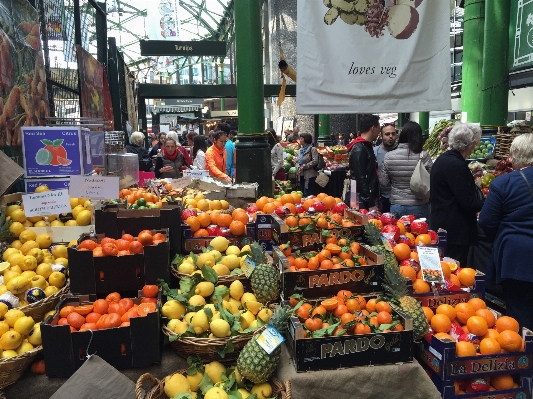 Flower city food vendor Photo