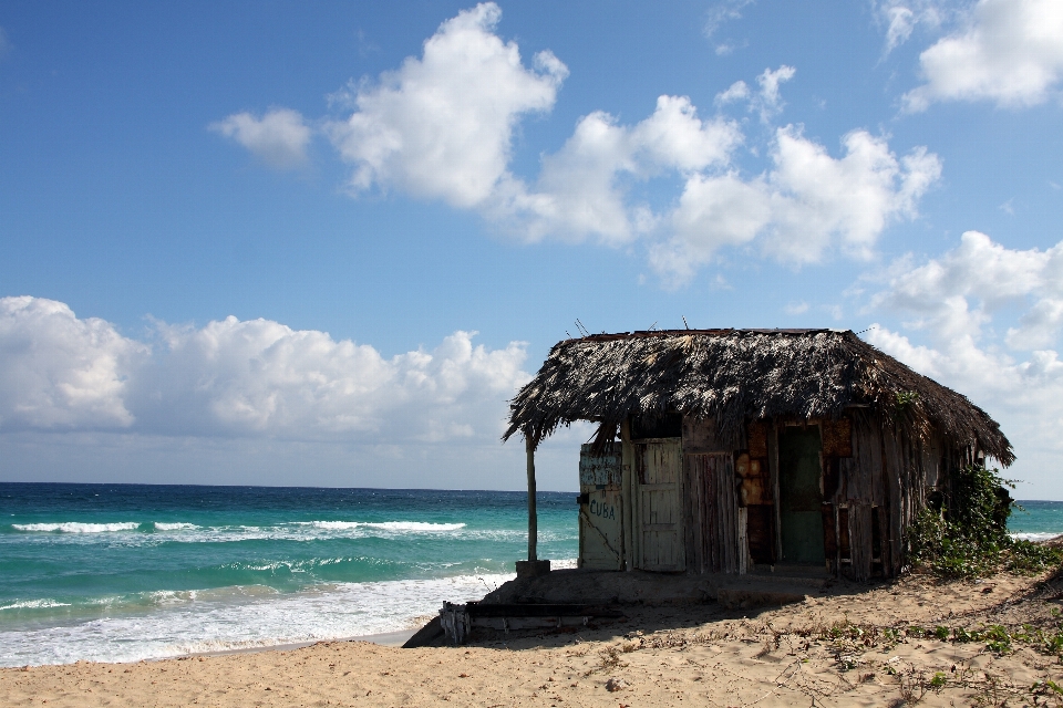 Praia mar costa oceano