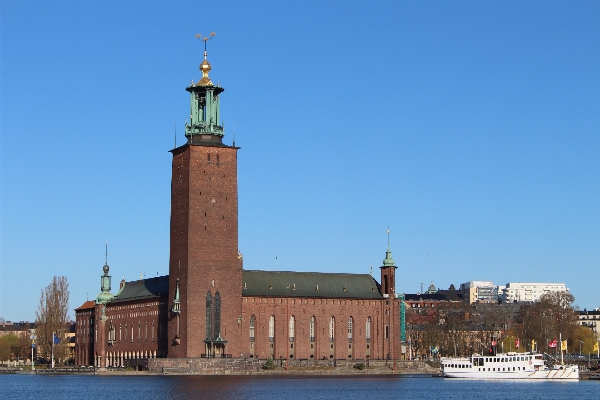 Building tower landmark waterway Photo