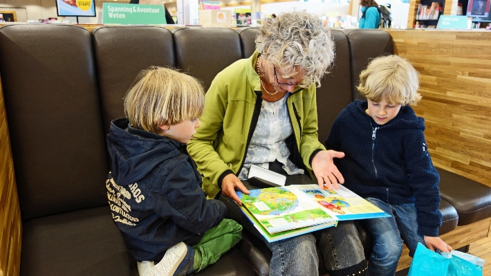 Book read boy community Photo