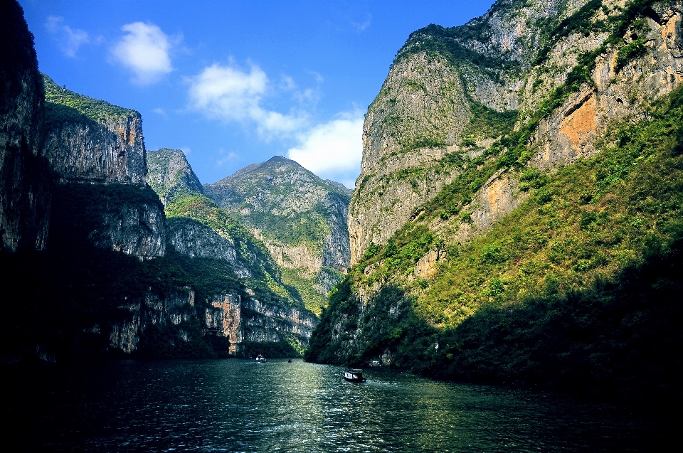 風景 山 川 谷