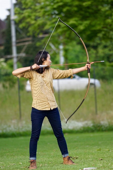 Frau erholung bogen waffe