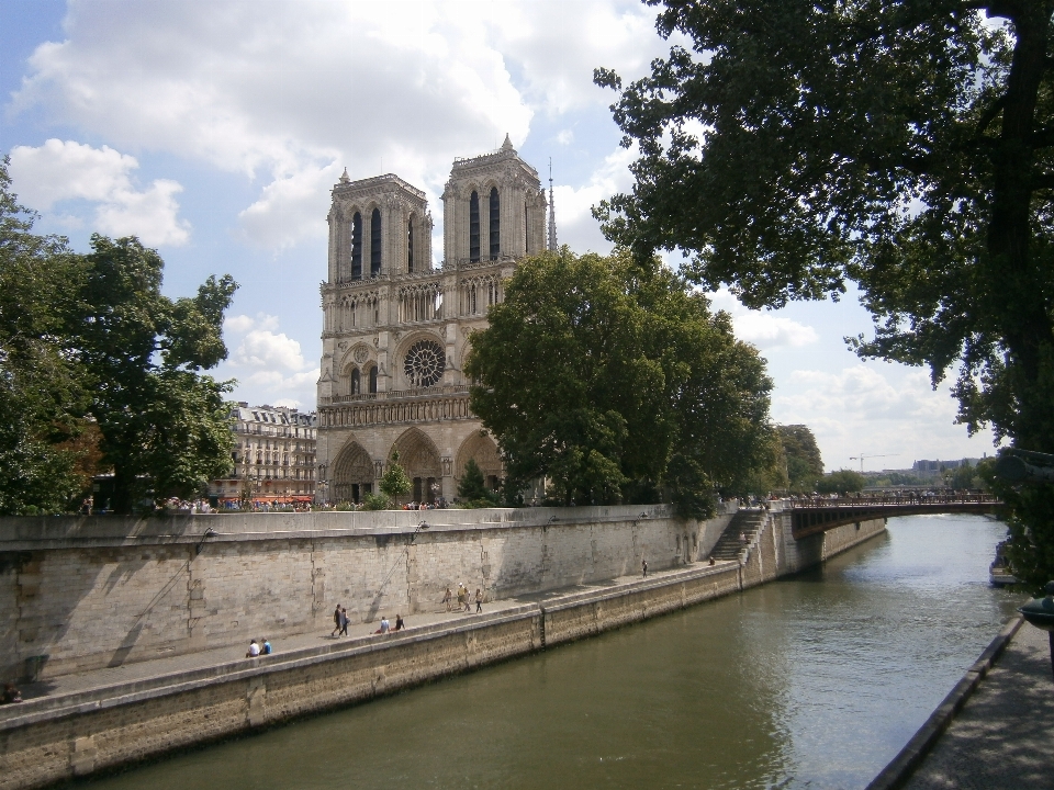 Architecture pont perspective château
