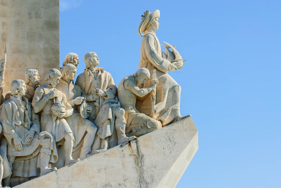 Monumento estatua punto de referencia escultura