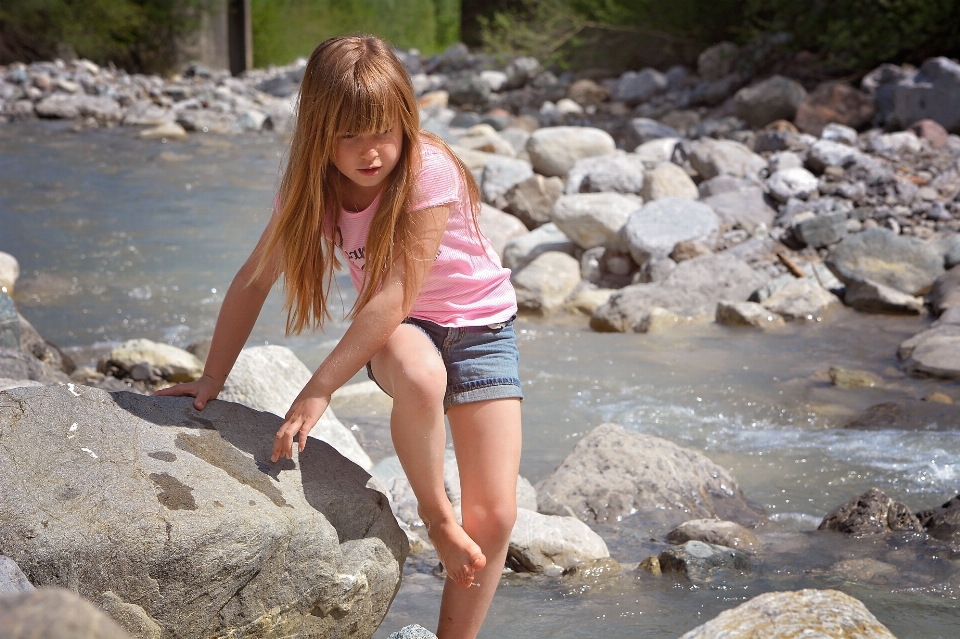 Acqua natura rock a piedi