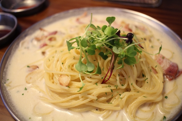 レストラン 皿 食べ物 生産 写真