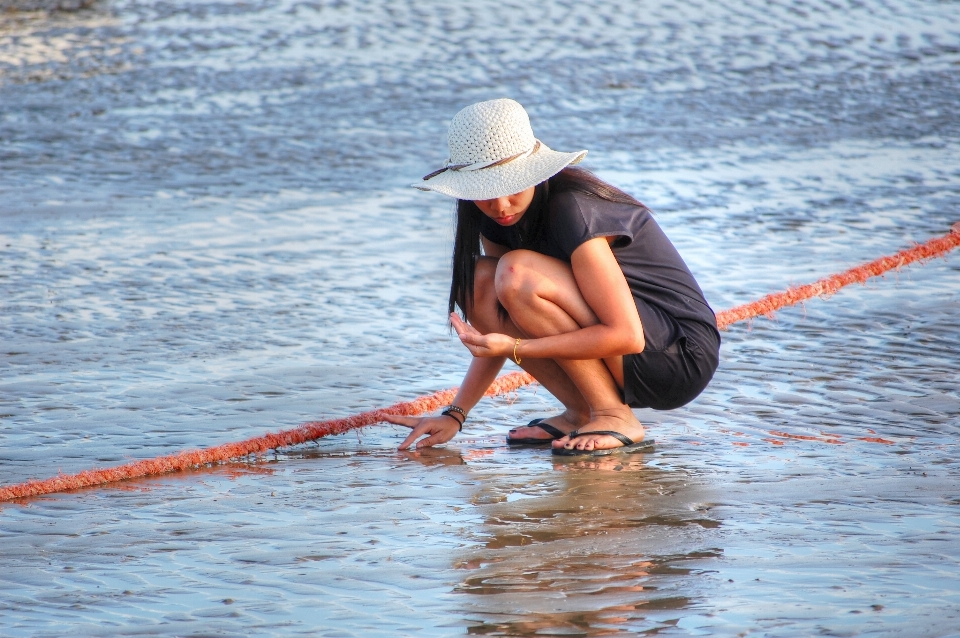 Playa mar agua mujer