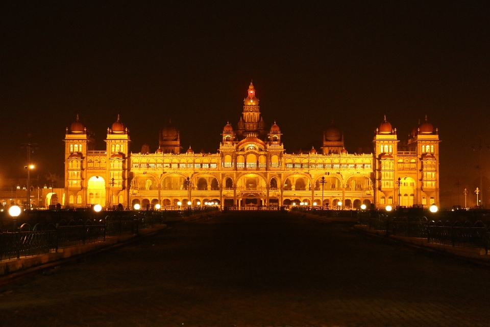 Noite palácio cidade paisagem urbana