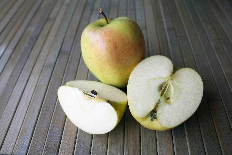 Apple tavolo pianta frutta