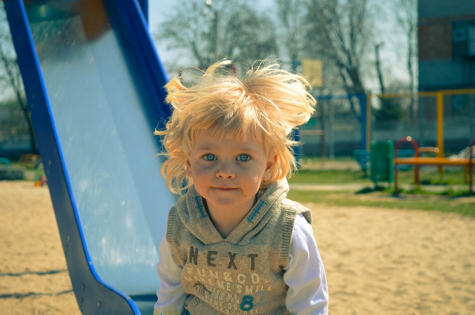 Personnes jouer garçon enfant