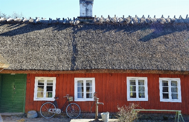 House town roof building Photo