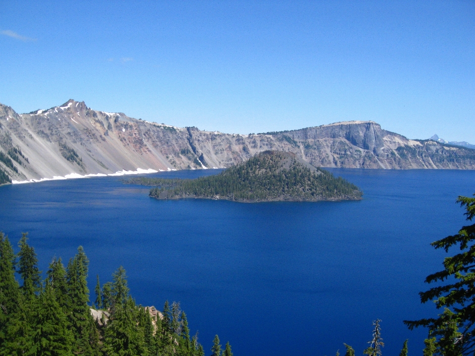 Paysage montagne lac voir