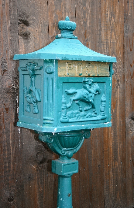 Poste
 bois antique vert