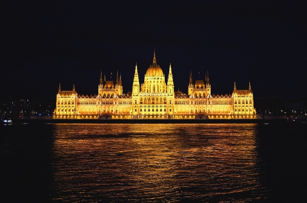 Horizont nacht gebäude fluss Foto