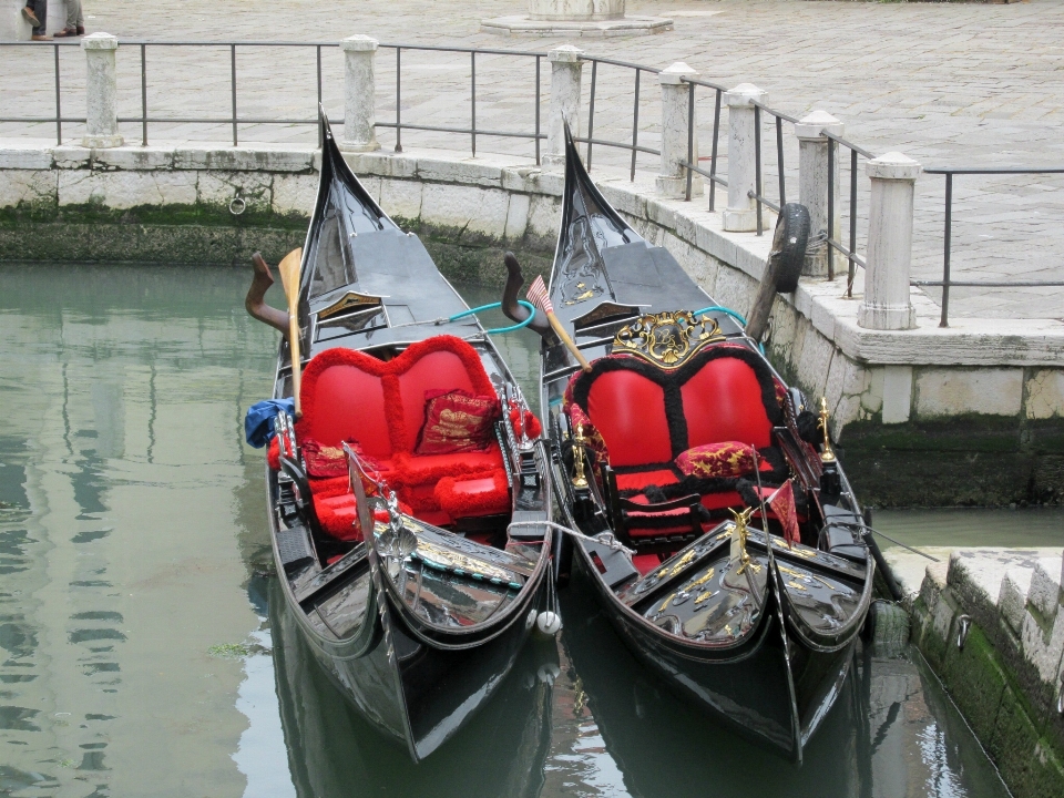 Laut kapal kendaraan italia