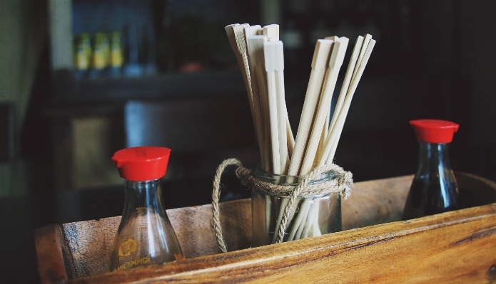 Foto Meja kayu anggur restoran