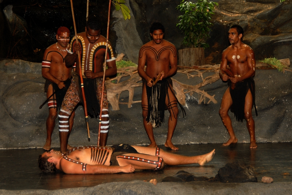 Personnes tribu australie théâtre