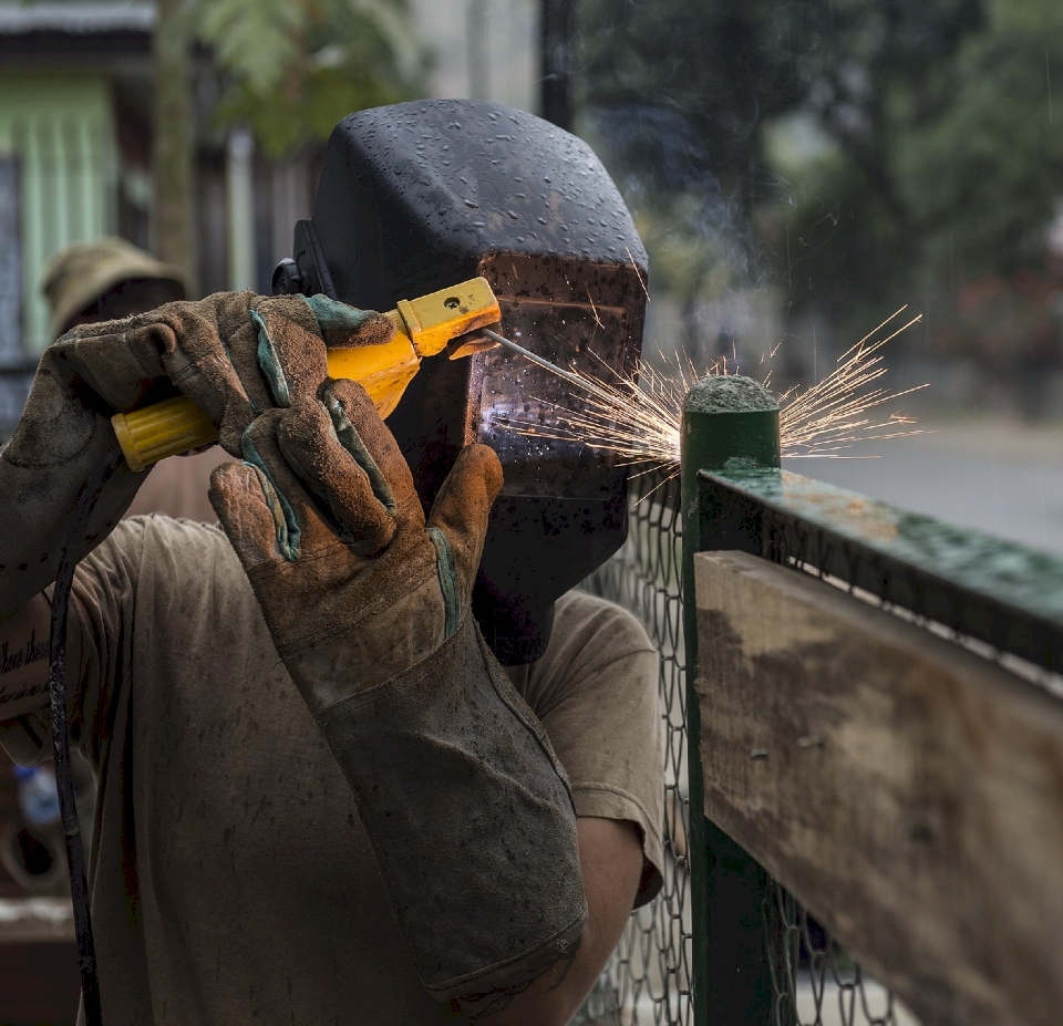 Persona militar construcción soldado