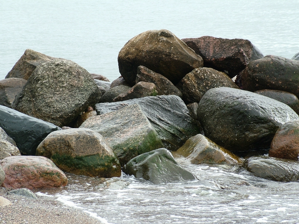 Pantai laut pesisir air