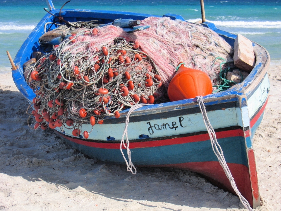 Plage mer bateau véhicule