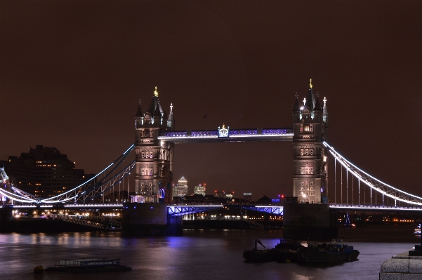 Foto Arquitectura puente horizonte noche