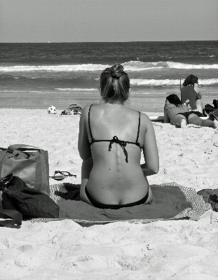 Foto Spiaggia mare sabbia bianco e nero
