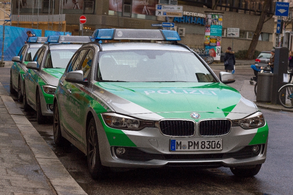 Auto verde vehículo coche deportivo
