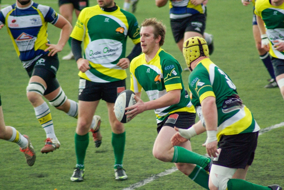 Calcio giocatore rugby squadra