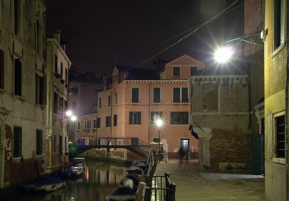 Camino puente calle campo