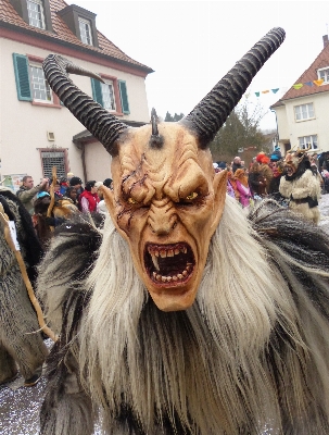 Foto Karnaval festival aneh kostum