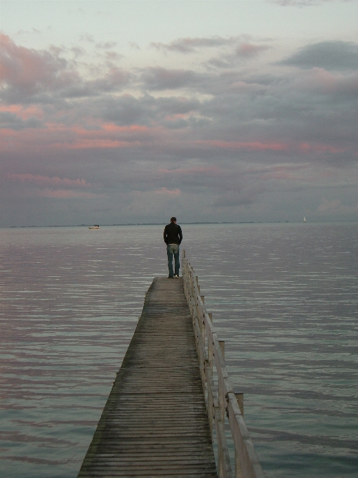 Pria pantai laut pesisir