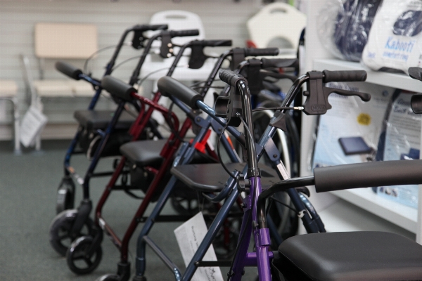 Old bicycle vehicle care Photo