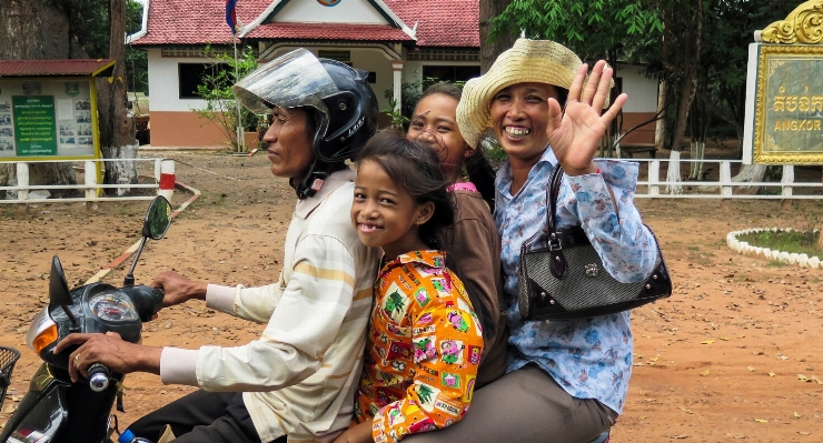 Wave motorcycle asia child Photo