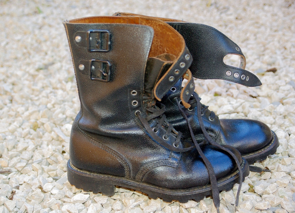 Chaussure cuir militaire botte