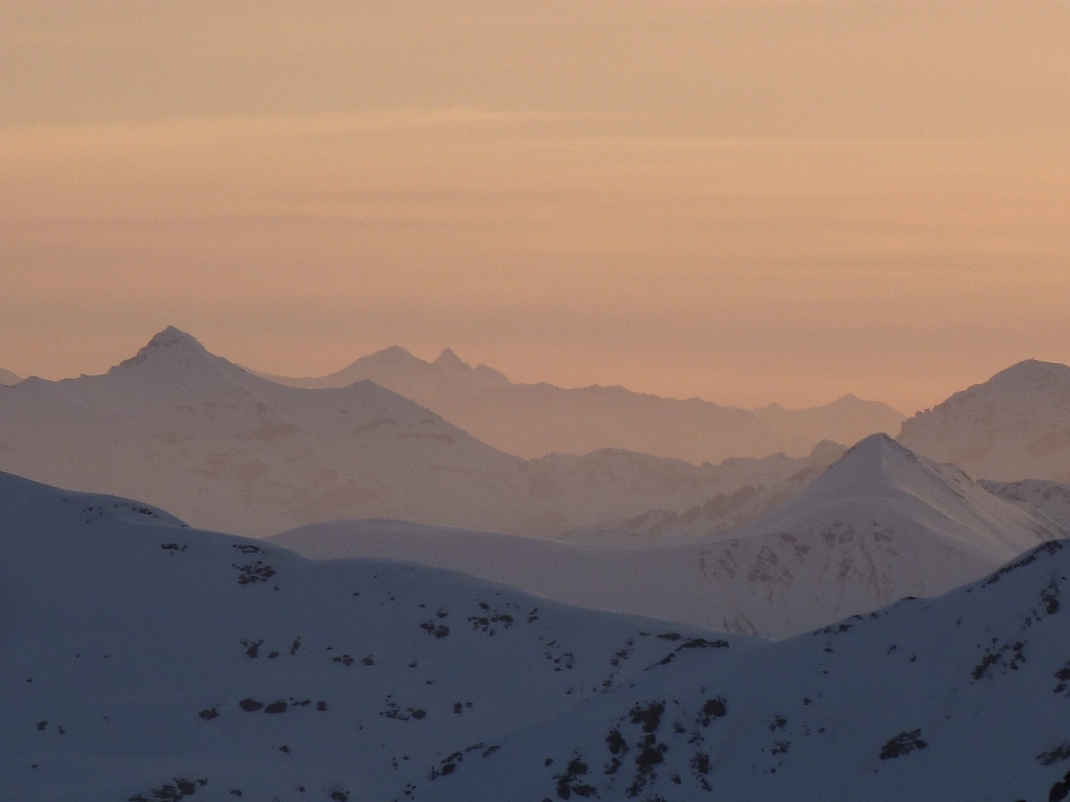 Paysage montagne neige ciel