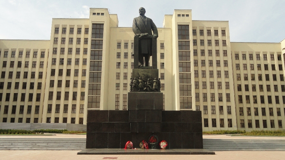 Arsitektur kota gedung pencakar langit monumen