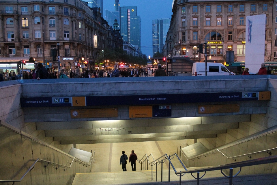 Pedestre arquitetura ponte noite