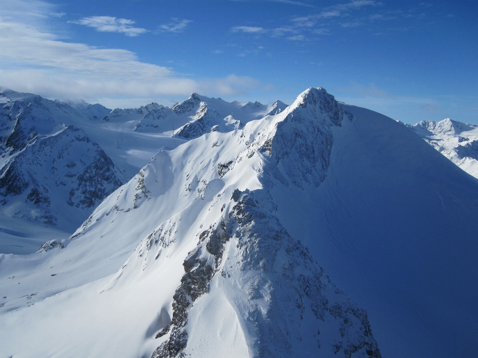 Paysage montagne neige hiver