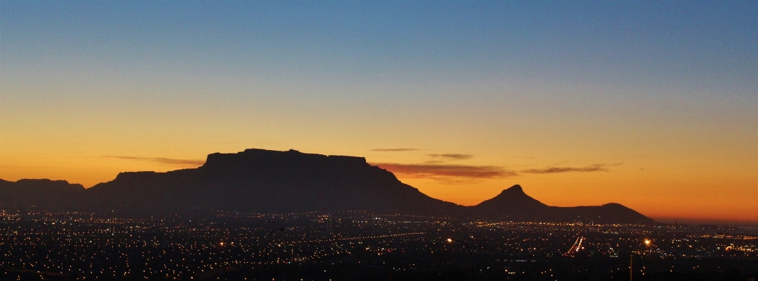 Horizon mountain sky sunrise Photo