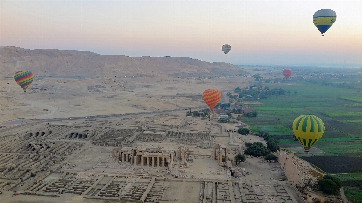 Foto Mongolfiera aereo veicolo sport estremo
