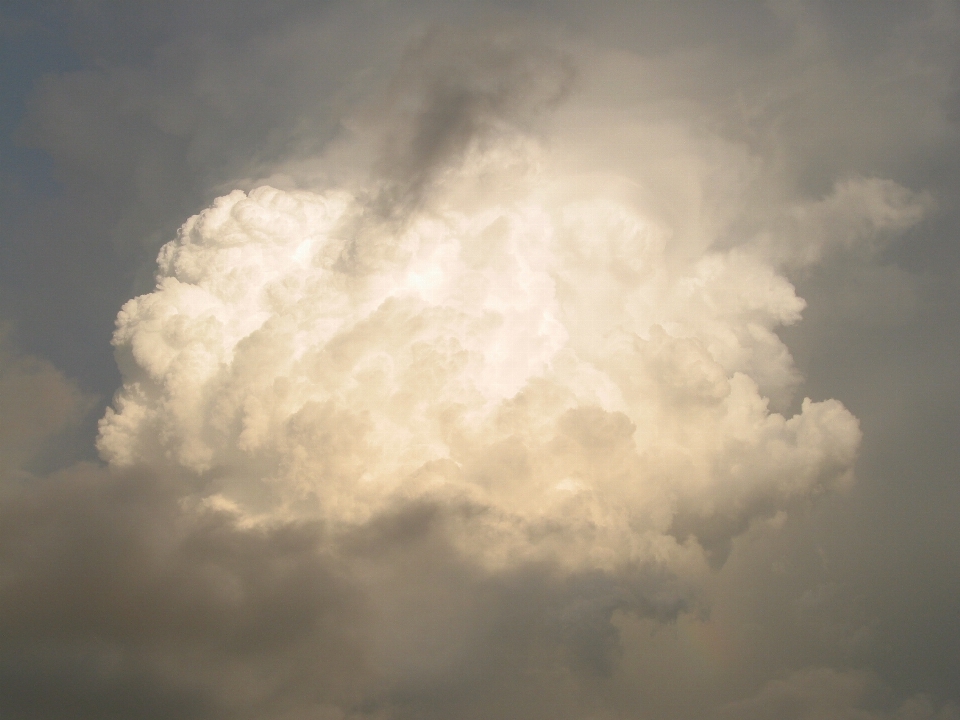 Alam awan langit putih