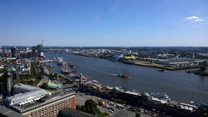 Sea water dock skyline Photo