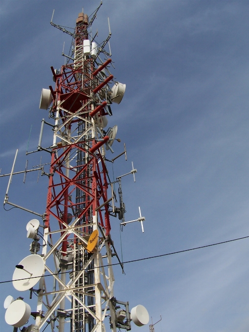 Mobile technology antenna vehicle