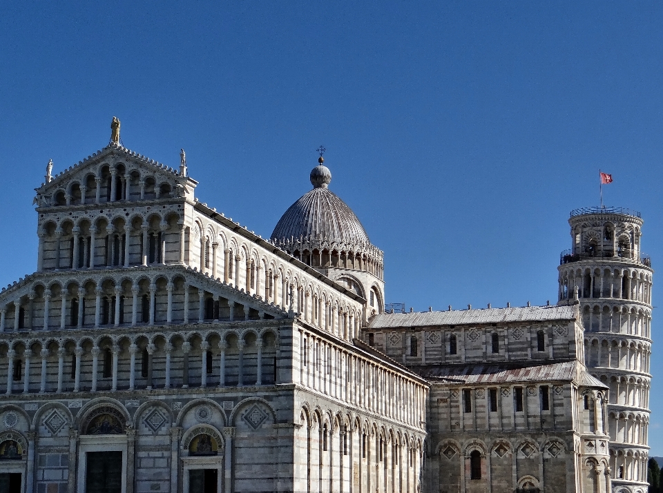 Architettura edificio palazzo punto di riferimento