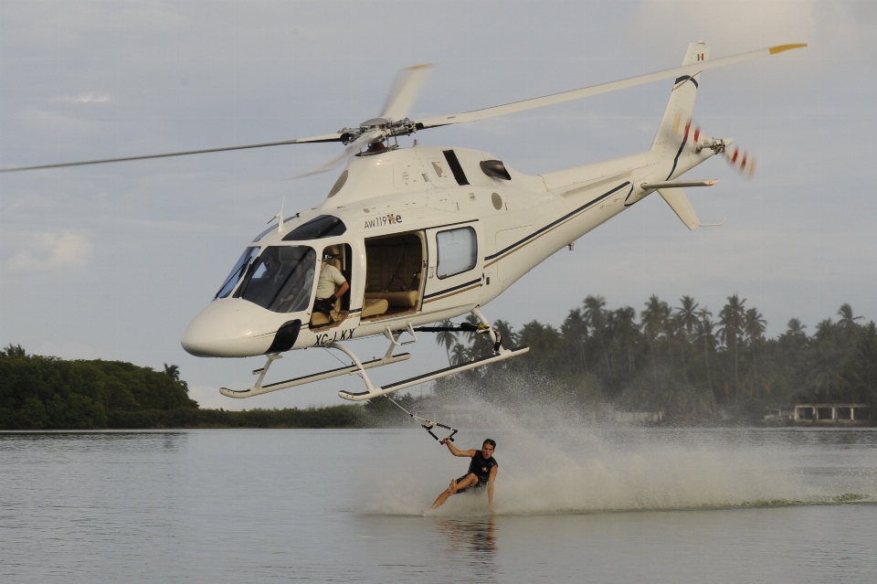 Esporte lago verão aeronave