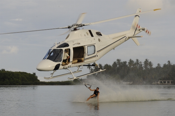 Foto Sport lago estate aereo